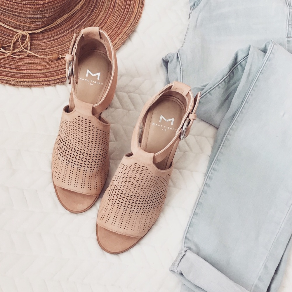 Marc Fisher LTD Vixen Sandal - Picture 2 of 8